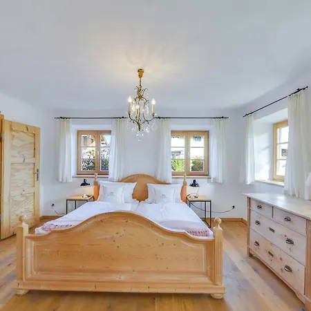 Appartement Ferienwohnung Kneissl Alte Gendarmerie Übersee