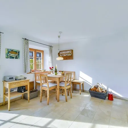 Ferienwohnung Kneissl Alte Gendarmerie Übersee